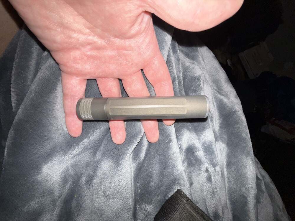 Hanklight Emisar D4V2 LED Flashlight